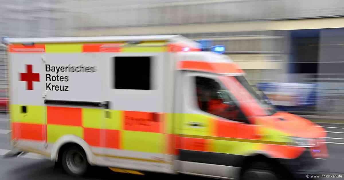 Unfall an Kreuzung in Schwarzach: Zwei Verletzte nach Zusammenstoß