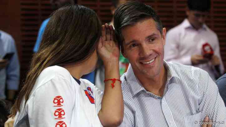 La Universidad de Chile desaprobó dualidad de funciones de Michael Clark y Cecilia Pérez