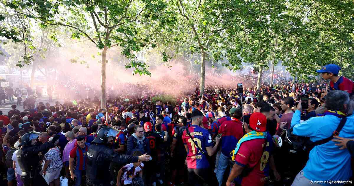 Frenkie de Jong en Denzel Dumfries aan de aftrap bij kraker in Barcelona