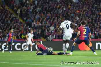 VIDEO. Wat een goal! Thuram zet Inter met subliem hakje al na halve minuut op voorsprong in Champions League-halve finale tegen FC Barcelona