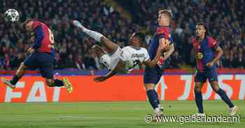 LIVE Champions League | Barcelona knokt zich bij prachtig spektakel terug na goal en assist Dumfries