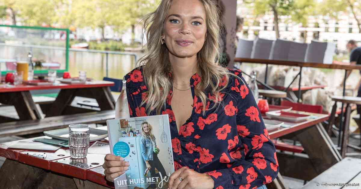 Jet van Nieuwkerk verwelkomt tweede zoontje: ’We houden zielsveel van je’
