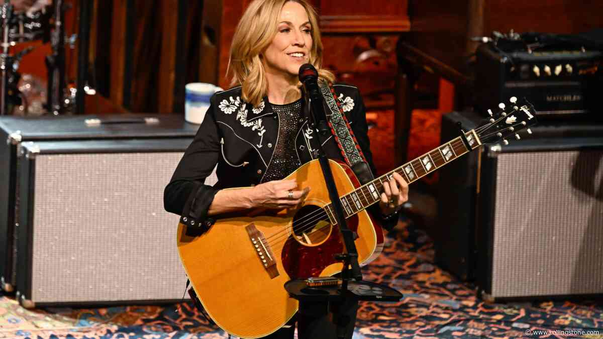 Sheryl Crow Says an Armed Man Got On Her Property After She Ditched Her Tesla