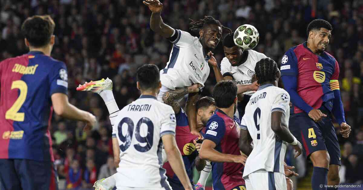 Fenomenale Denzel Dumfries grijpt hoofdrol bij Inter tijdens voetbalfeest in Barcelona
