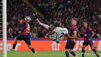 Inter met uitblinker Dumfries houdt Barcelona op 3-3
