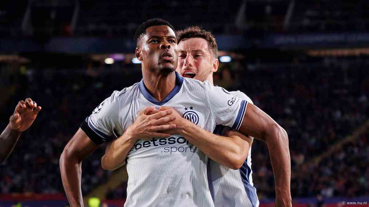 Dumfries scoort twee keer voor Inter bij spectaculair gelijkspel tegen Barcelona