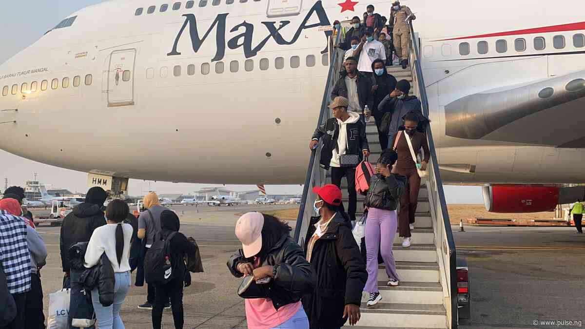 7 Top reasons many Nigerians are 'Japada' - returning home
