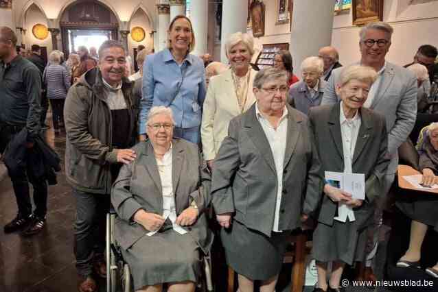 Drie kloosterzusters vieren diamanten jubileum en hernieuwen geloften