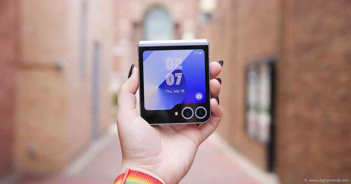 Samsung will fix Now Bar for Galaxy Z Flip phones, but not anytime soon