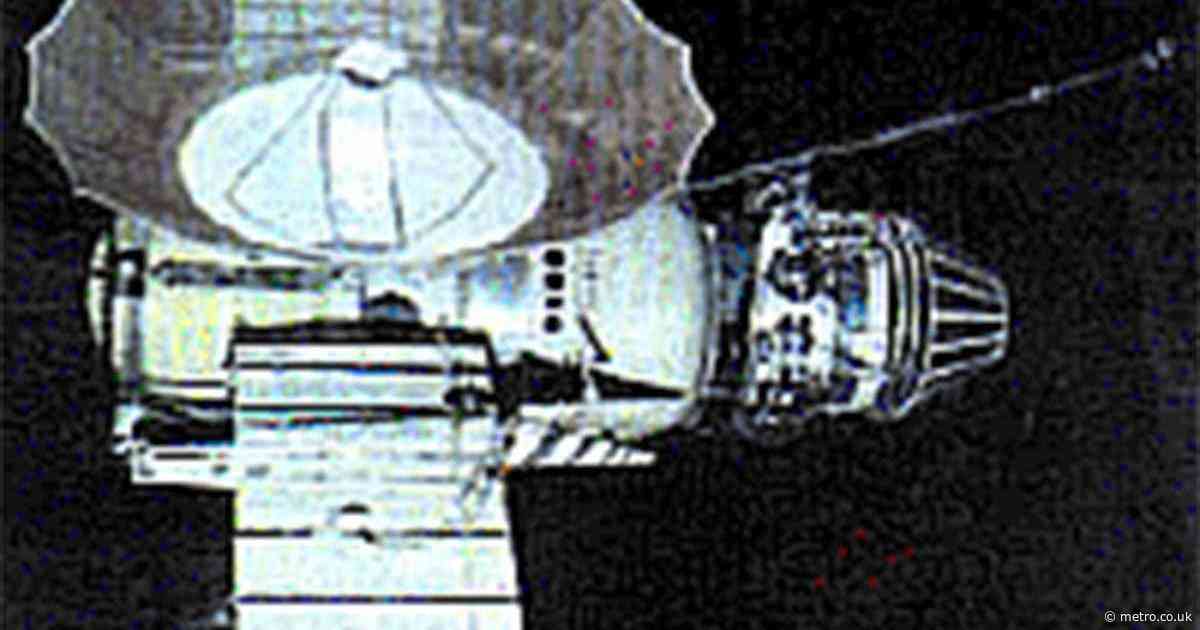 Spacecraft falling at 17,000mph could land anywhere between these two lines