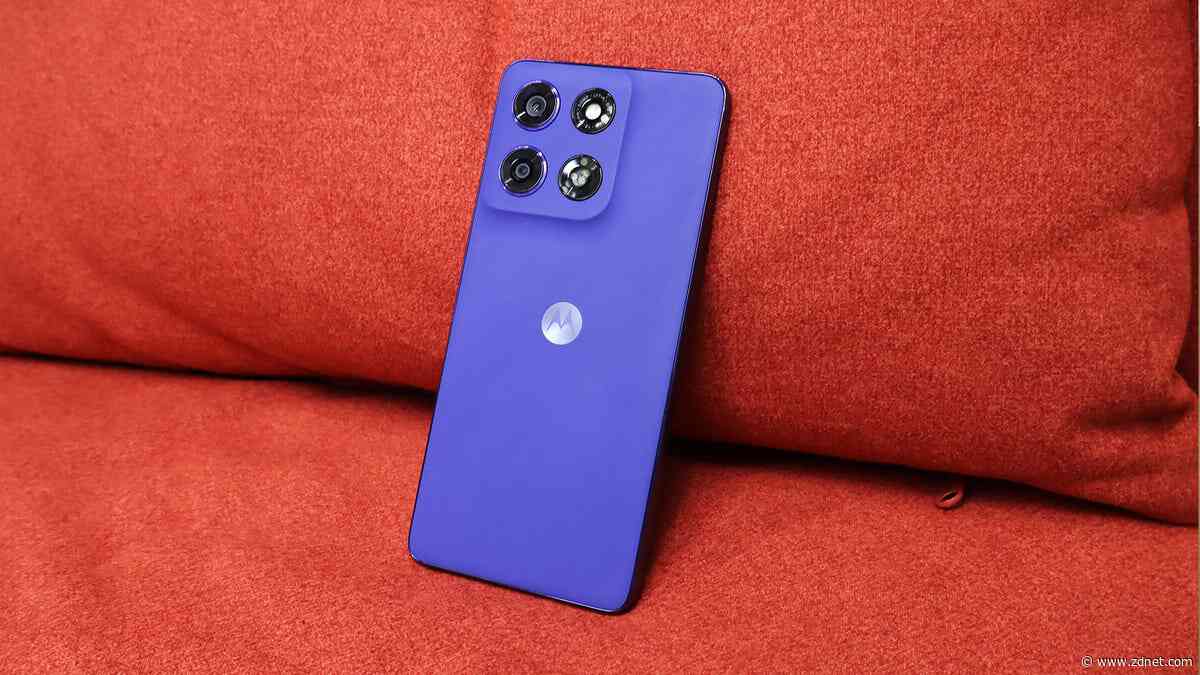 This $400 Motorola stylus phone shouldn't be this good, but I'm seriously impressed
