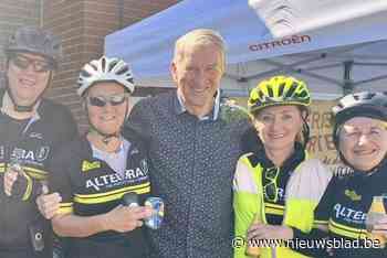 Duizend fietsers rijden cyclotocht Grote Prijs Ferdi Van Den Haute