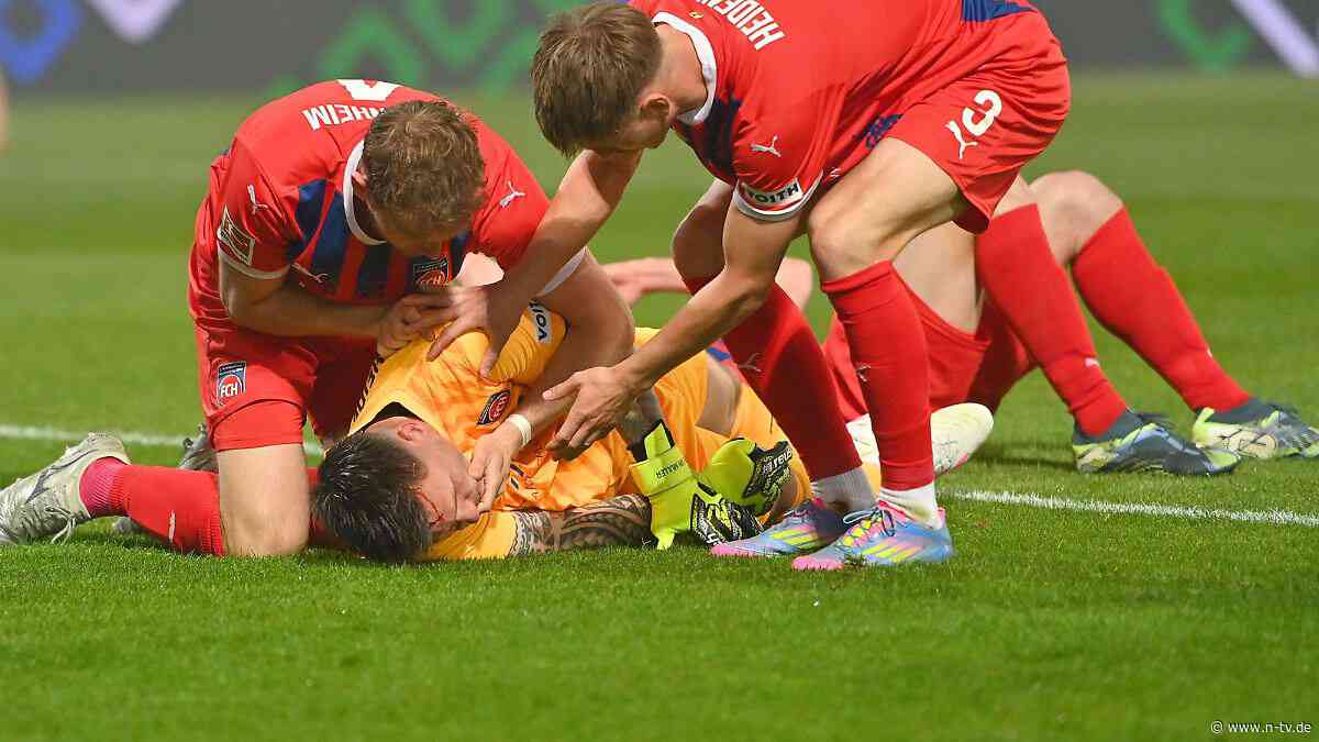Im Abstiegsendspiel: Schlimmer Zusammenprall: Große Sorge um Heidenheims Torwart