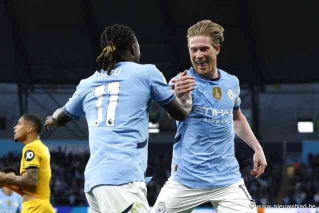 Met dank aan Doku en De Bruyne: Manchester City boekt gevleide zege tegen Wolves en springt (voorlopig) naar plek drie