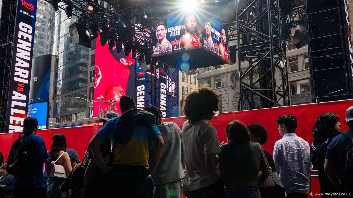 Boxing fans blast 'disgraceful' setup in Times Square which means public can't watch any action