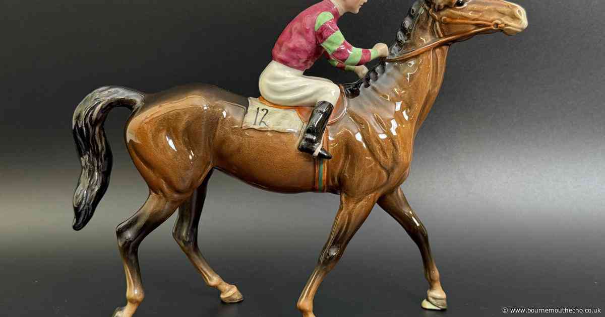 Porcelain horse expected to fetch £1,000 at auction