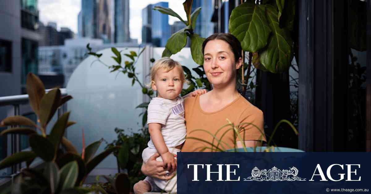 Kids watching TV at childcare is making parents square-eyed