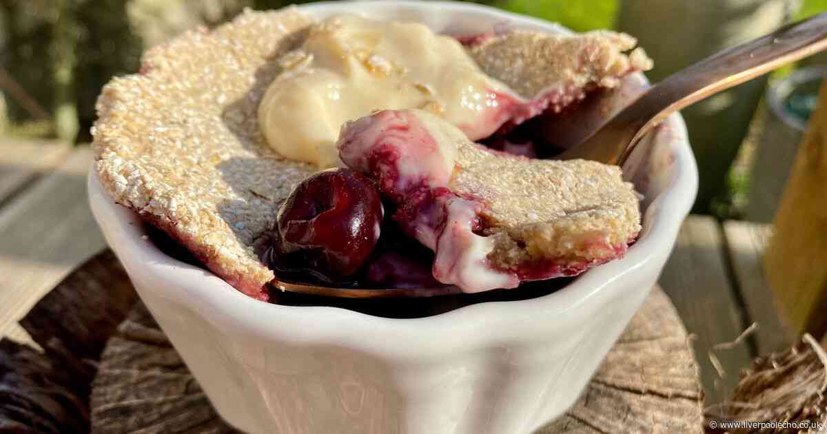 Slimming World friendly cherry pie recipe uses microwave to make in two minutes flat