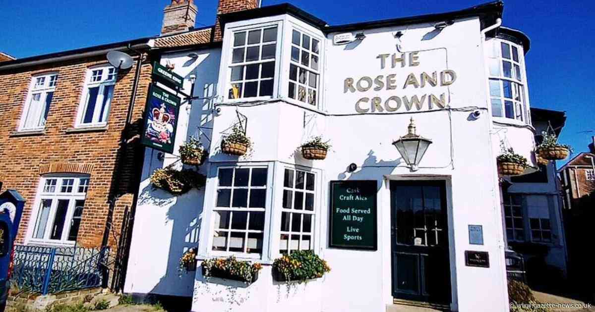 'Charming' town pub in 'sublime' spot named among best in UK for a seaside pint