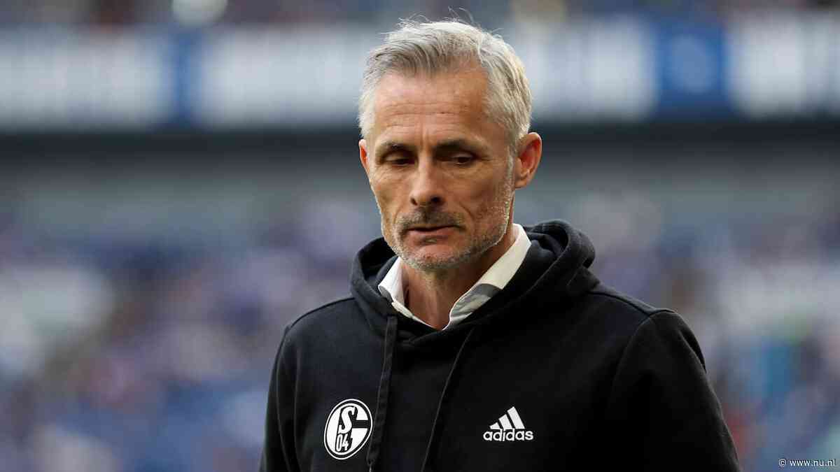 Schalke 04 wacht seizoen niet af en ontslaat trainer Van Wonderen per direct