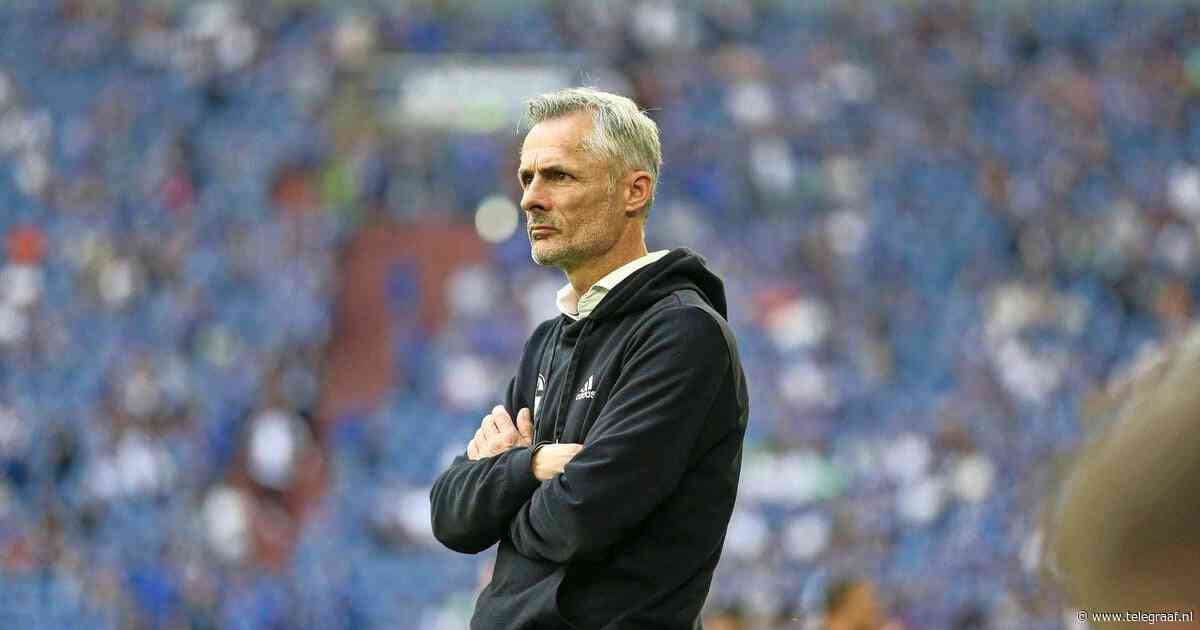 Schalke 04 zet coach Kees van Wonderen per direct op straat