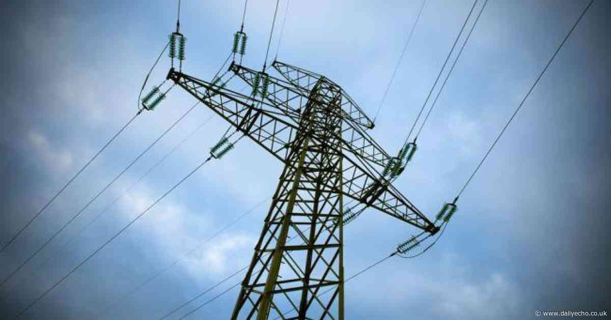 Several homes left without power in Southampton with engineers on site