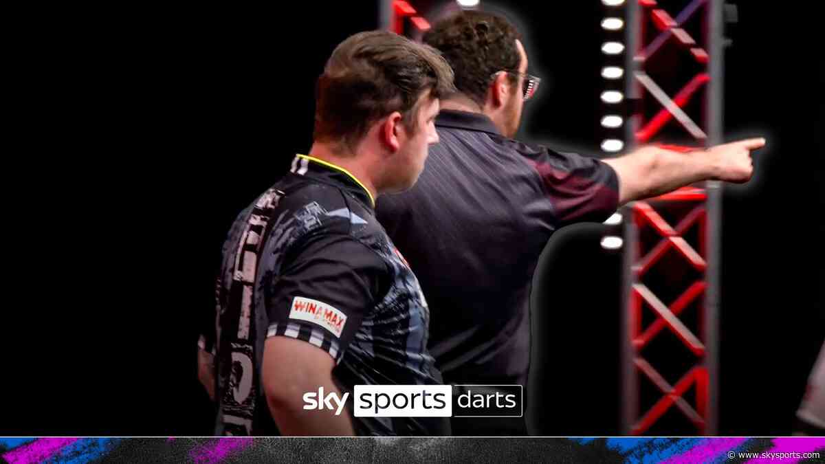 'Don't mess with Huw!' | Referee warns crowd!