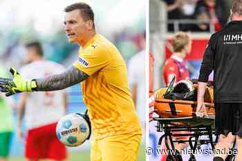 Paniek in de Bundesliga: Heidenheim-keeper blijft even bewusteloos liggen na stevige botsing