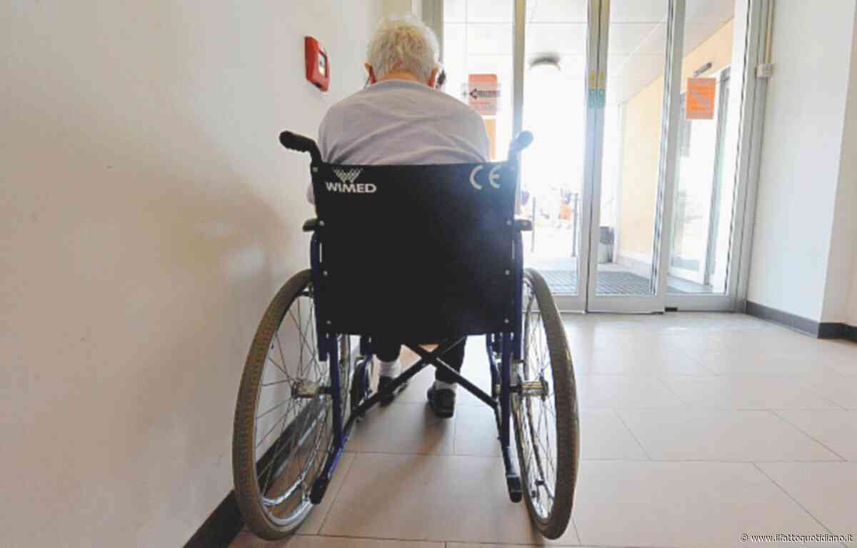 A via il Bonus anziani, ma la misura riguarda 25mila persone ed è un doppione dell’assegno di cura