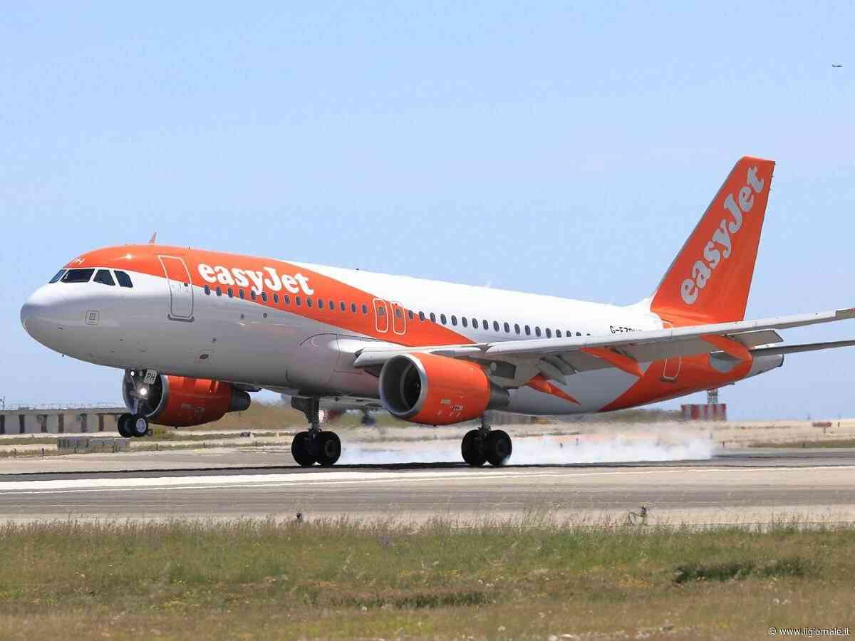 Fumo in cabina, paura a bordo di un volo easyJet: l'atterraggio d'emergenza a Malpensa, cosa è successo