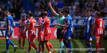 Martínez Munuera quiso expulsar a Julián pero el VAR lo evitó, aunque sí cumplirá sanción