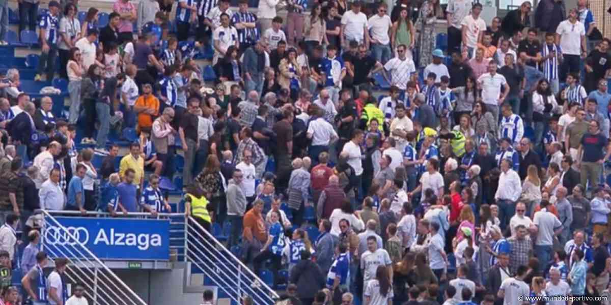 El Alavés-Atlético se interrumpió en la primera mitad para atender a un aficionado