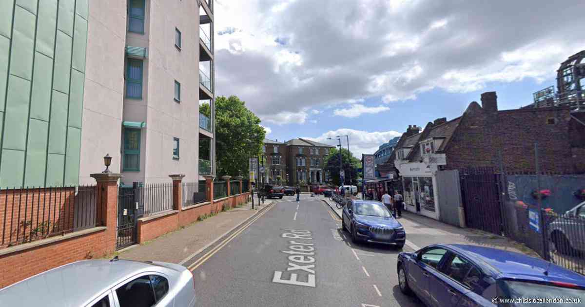 Man taken to hospital after Kilburn stabbing