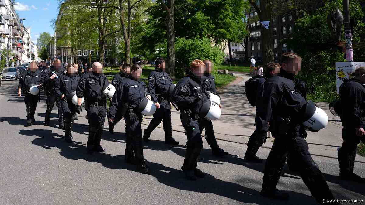 Rechtsextremismus - fast 200 Polizisten offiziell unter Verdacht