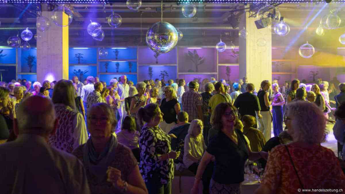 Rekordversuch als weltweit grösste Ü-60-Disco vor dem ESC in Basel