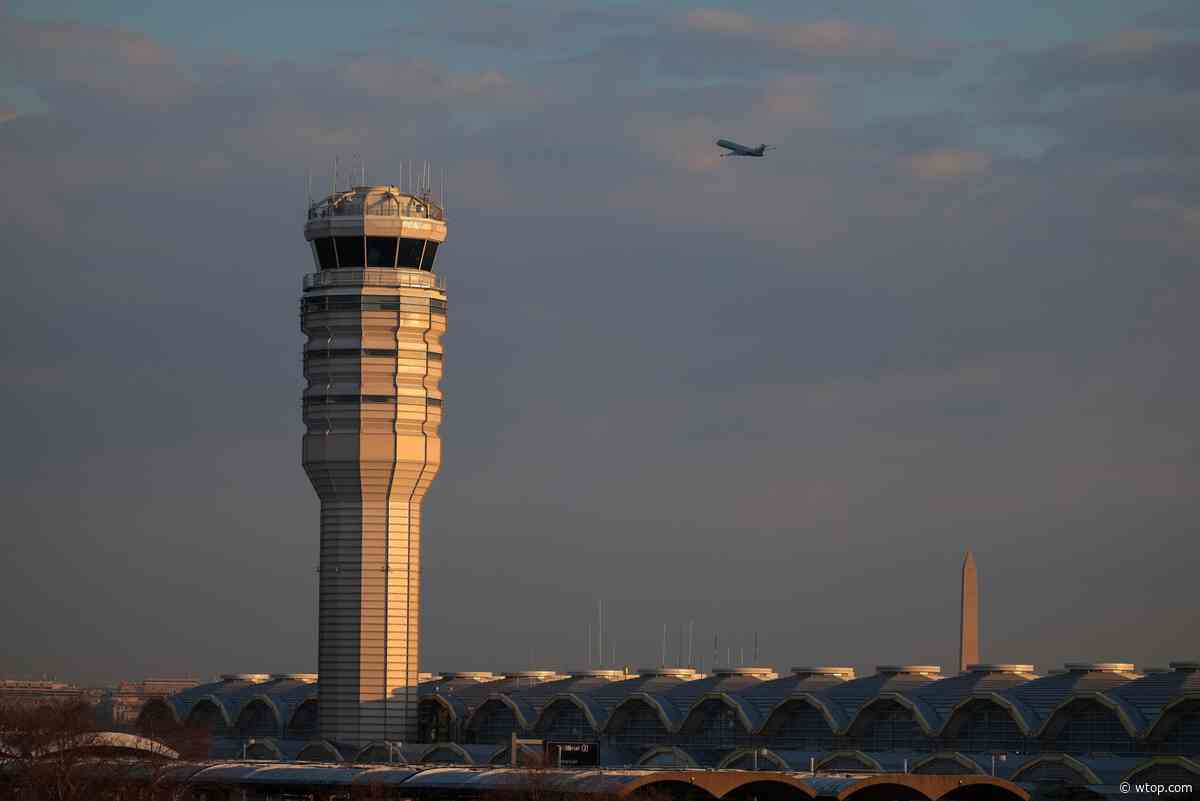 NTSB probing aborted landings at Reagan National Airport prompted by nearby Army helicopter
