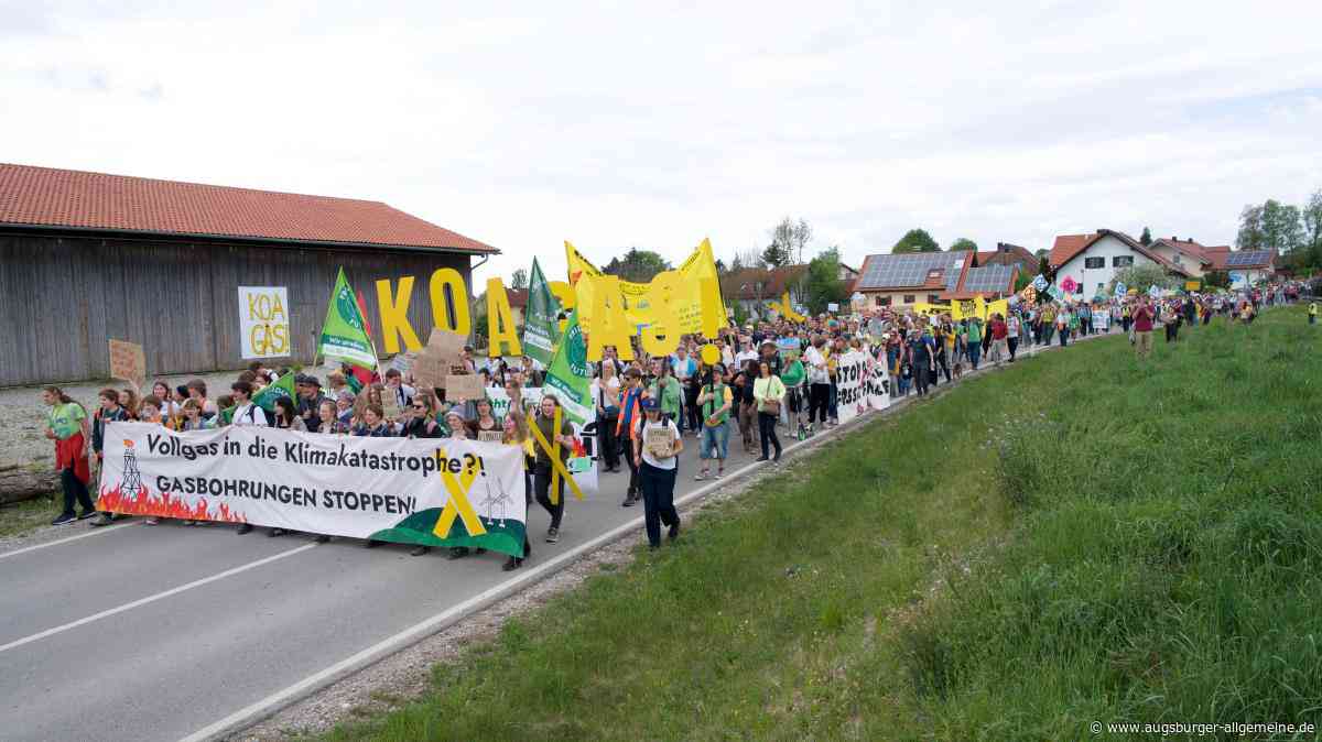 Große Demonstration gegen Gasbohrungen in Reichling