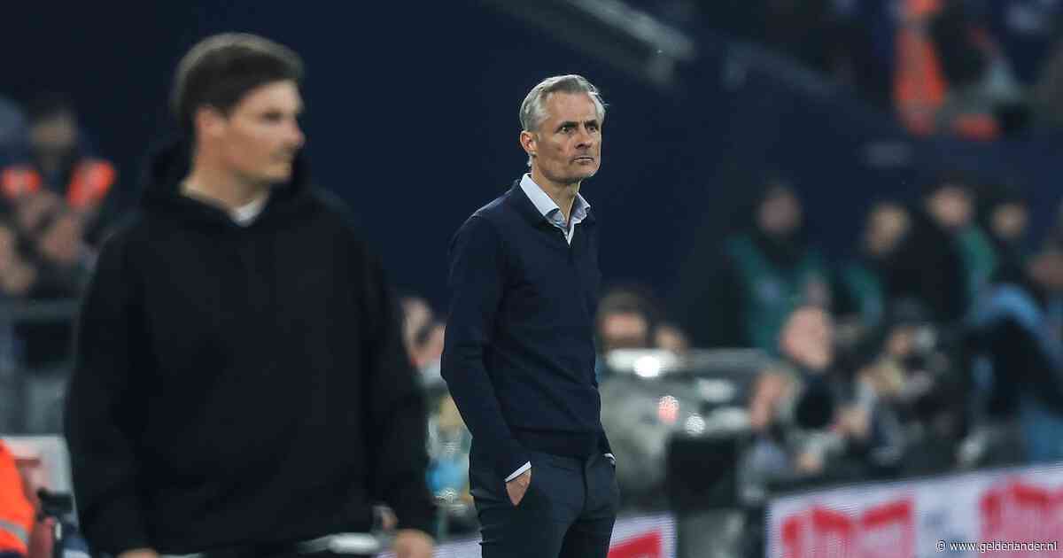 Kees van Wonderen bijgezet in trainerskerkhof van Schalke 04: ‘Het waren acht geweldige maanden’