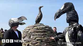Bronze statue is exact replica of Orkney's last Great Auk