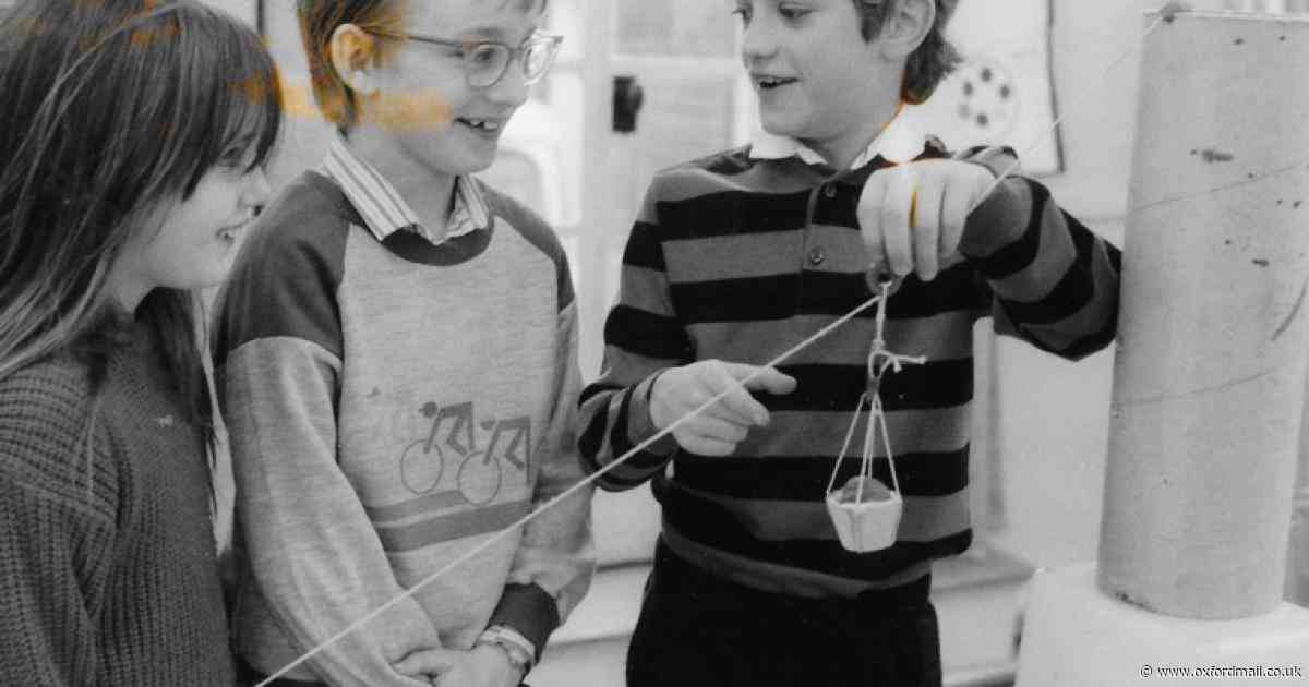 Pupils transport eggs for science