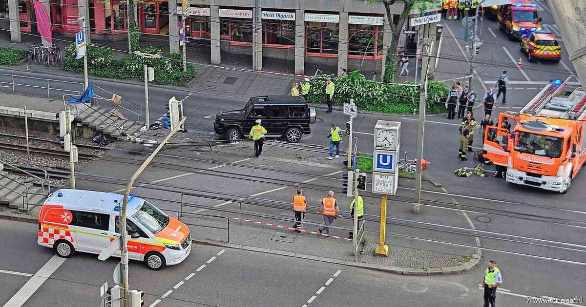 Bestuurder die inreed op groep in Stuttgart vrijgelaten