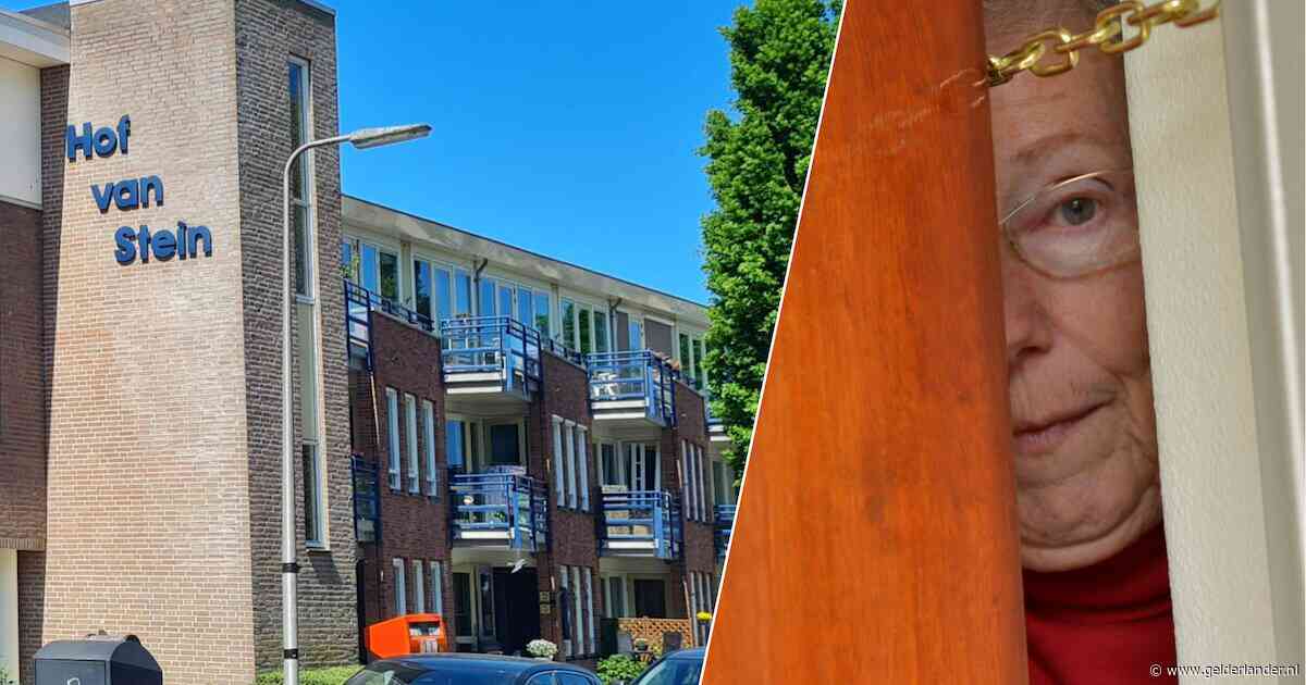 Vier overvallers dringen huis van 91-jarige vrouw in seniorencomplex binnen, andere bewoners grijpen in