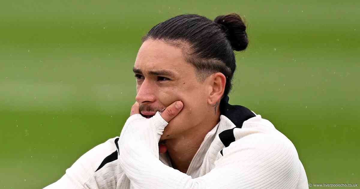 Darwin Nunez fires two-word Liverpool apology as Arne Slot faces Chelsea decision