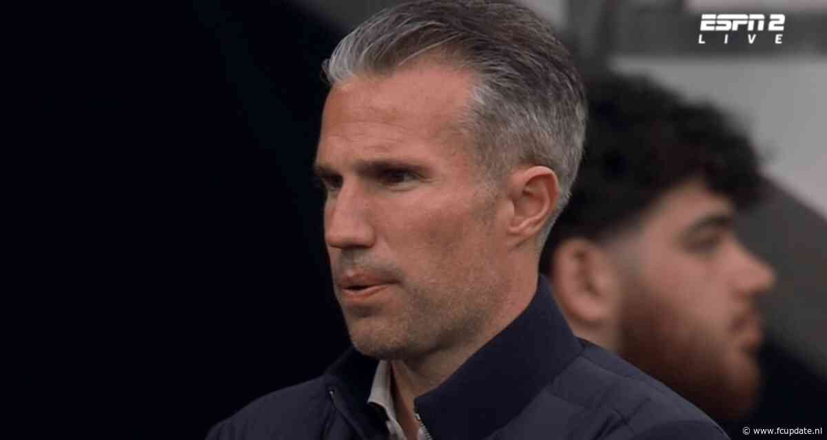 Van Persie denkt al aan PSV en doet iets uitzonderlijks tegen Heracles