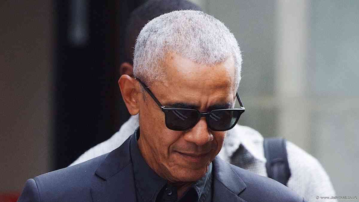 Barack Obama surprisingly imitates wife Michelle's latest quirk in yet another dinner without her