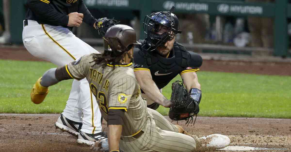 San Diego swipes win in Pittsburgh