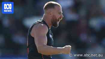 Live: Giants name ex-Bomber as sub for derby clash against Swans