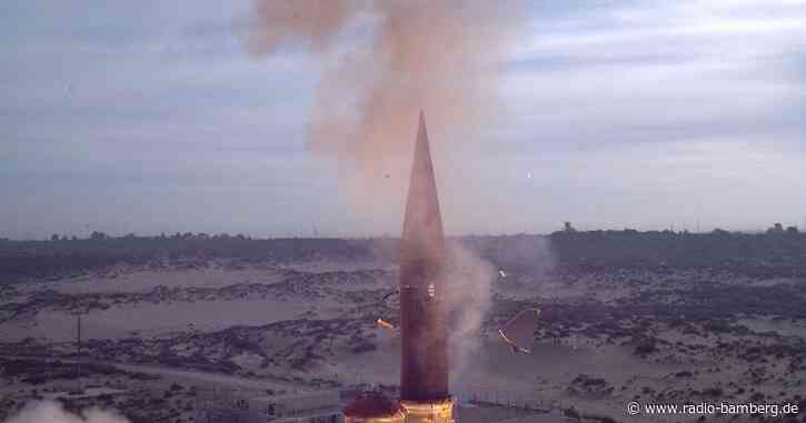 Luftwaffen-Inspekteur übernimmt erste Teile für Arrow 3