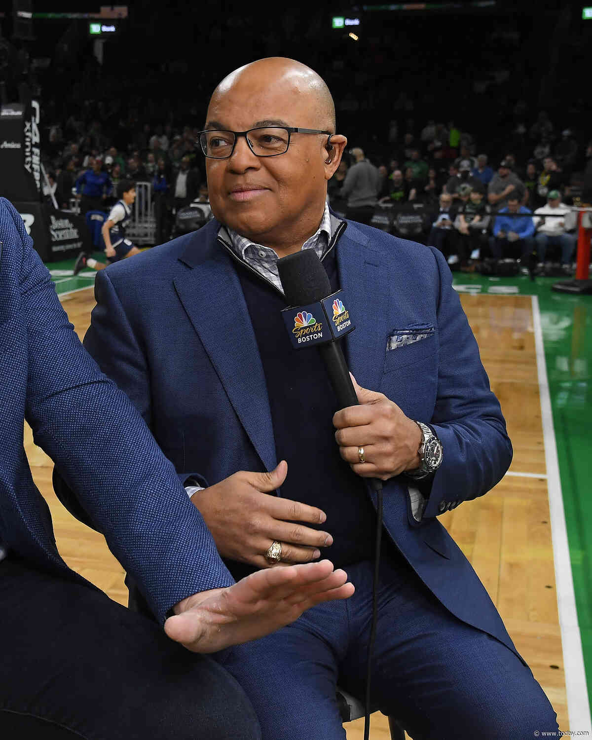 Mike Tirico exits Kentucky Derby broadcast after allergic reaction