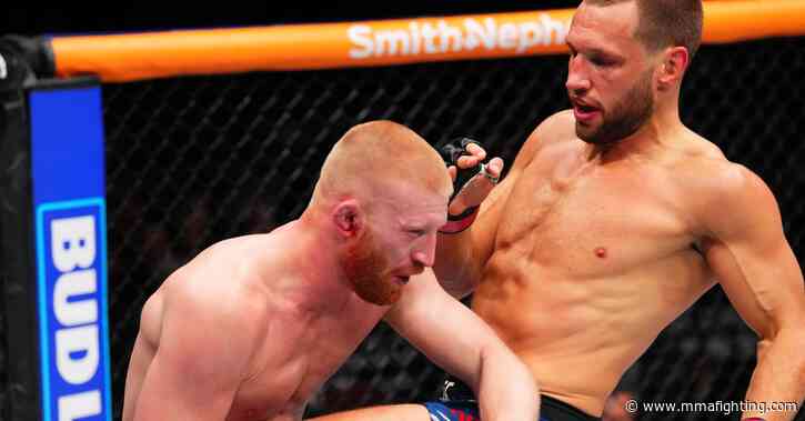 UFC Des Moines video: Reinier de Ridder flattens Bo Nickal with brutal body shot knockout, calls out Sean Strickland